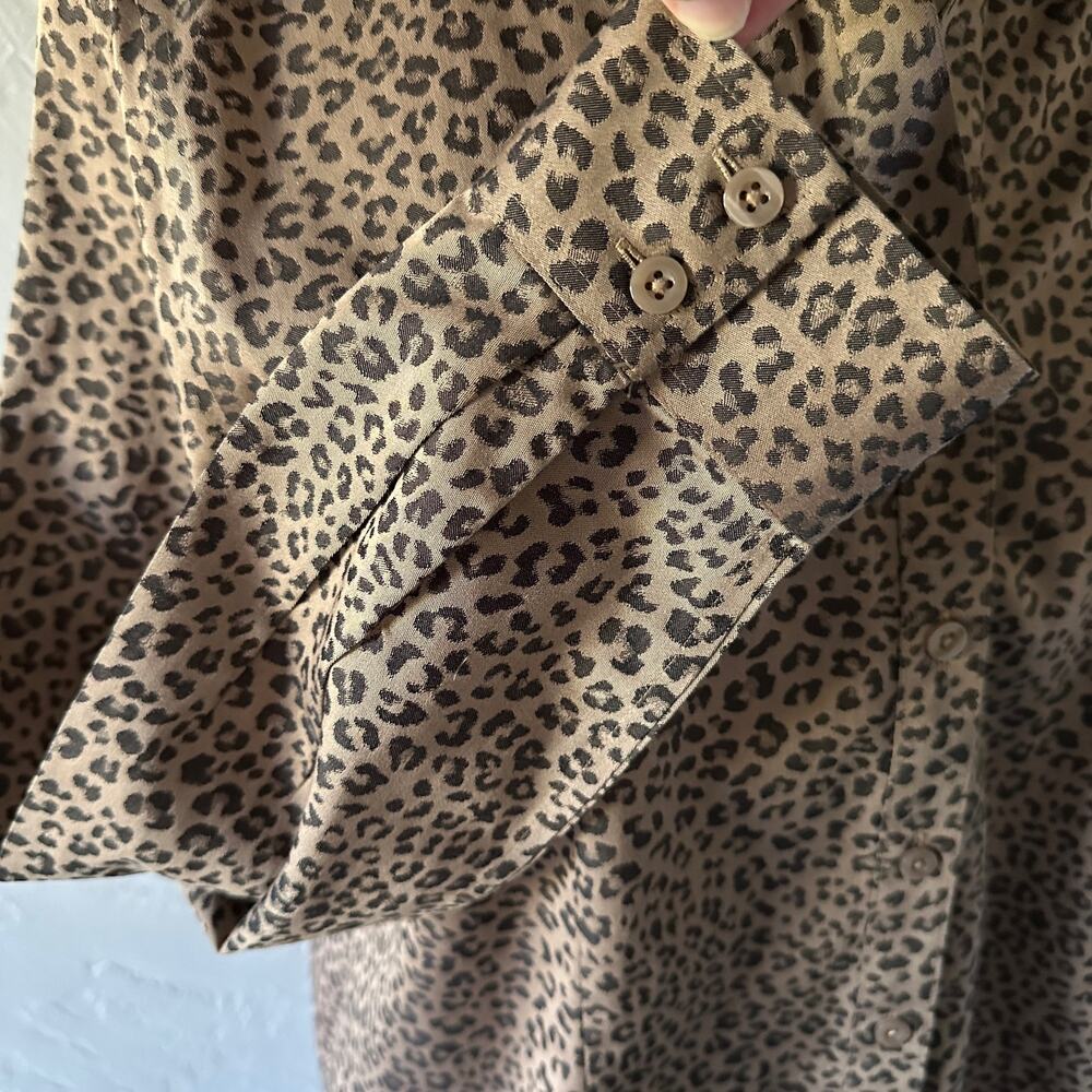 CHICOS | Womens No-Iron All-Seasons Animal Print Shirt Size Medium Button Front - Picture 9 of 11